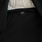 Alo Yoga Alo Cropped Barre Yoga Shoulder Cover-Up Photo 3