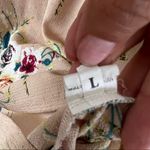 Floral short sleeve dressy blouse Size Large Photo 3