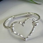 Silver Plated hammered Heart cuff bracelet bangle Stainles Steel Womens jewelry Photo 1