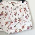American Eagle Pleated White Denim Floral High Rise Shorts - Size: 2 Photo 7