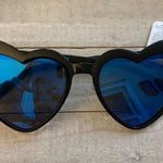 BLACK HEART SHAPED WOMEN'S SUNGLASSES WITH BLUE MIRRORED LENSES NEW NWT Photo 0