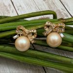 Nina Vintage Ricci Pearl Bow Clip On Gold tone Earrings Photo 3