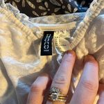 Divided  white lace dress Photo 3