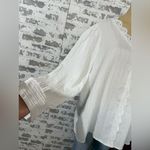 Elegant White Lace Blouse Size undefined Photo 2