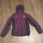 The North Face  Women’s Rain Jacket Hooded Photo 0