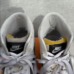 Nike Blazer Mid ’77 ESS White Metallic Silver Black Women’s Size 6.5/Mens 5 Photo 3