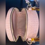 Imoshion IMO pink alligator round zipped purse with removable and adjustable strap Photo 2