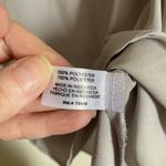 Violet+Claire 🌞 Light Gray Scoop Neck Sleeveless Keyhole Front & Back Blouse Photo 2