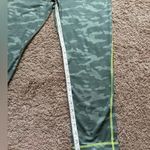 Vineyard Vines  Printed Performance Leggings Camo Sage Olive Size L Photo 6