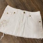 American Rag Size 9 Distressed White Mini Skirt Pockets Belt Loops Embroidered Photo 0