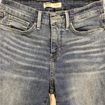 Levi Strauss Gold Standard Totally Shaping Skinny Jeans, Size 8, Like Photo 2