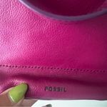 Fossil  Amelia Bucket Magenta Leather Brass Hardware Pink‎ SHB2393508 Photo 3
