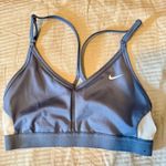 Nike  IndyWomen's Light-Support Padded V-Neck Photo 1