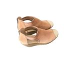 Skechers  Tan Sandals with Modern Design size 7 Photo 1
