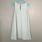 Gilli Sleeveless V Photo 3