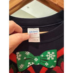 Gildan Men's Christmas Sweater Large Navyo 90’s Photo 2