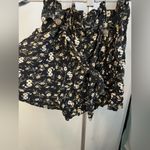 American Eagle ,‎ black floral flowy shorts - soft size small Photo 5