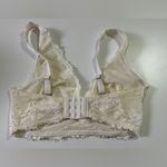 Le Mystere Buttercream White Lace Allure Convertible Plunge Bra 32DD Size undefined Photo 5