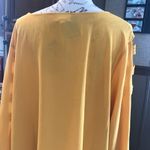 Avenue NWT  size 26/28 yellow blouse with cut out sleeve Photo 3