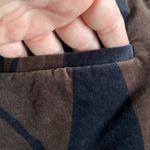 Boden velvet tulip print skirt brown/ black size 6 Brown Photo 4