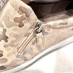 Clarks  Layton Step Leather Slip On Sneaker Loafers Women's‎ 8.5 Gold Camo Print Photo 2