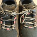 LL Bean Women's walking/hiking shoes
Excellent condition! Size 8.5 Pink Photo 6