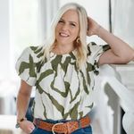 Vince Camuto  Olive Green & White Linen Blend Blouse Size Medium Photo 0