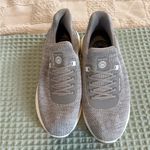 Peter Millar NWOT  HyperLight Apollo Womens Size 8 Casual Sneakers Photo 1