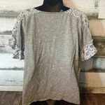 Doe & Rae Women’s top size medium Photo 2