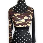 Womens Camo Crop Top Sm Long Sleeve Elastic Band Green Tan Camouflage Activewear Black Photo 4
