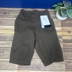 Nike  One Women's Training High-Rise Shorts 8" NWT Size XS (Olive) FZ6758-004 Photo 5