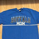 Gildan Nwot University at Buffalo Mom blue 100% cotton t-shirt size medium nwo Photo 3