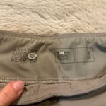 Mountain Hardwear  Shorts Size Medium 9" Inseam Pull On Womens Tan Pockets Photo 1