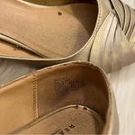 Kenneth Cole Reaction Quietly Flats Gold Photo 6