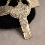 Unique Vintage Vintage Pewter Cross Pendant Round Spring Clasp Silver Tone Chain Link Necklace Photo 2