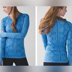 Lululemon  Size 8 Swiftly Tech Long Sleeve Bright Blue‎ Scale Print Athletic Rare Photo 1