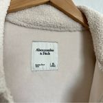 Abercrombie & Fitch  Cropped Sherpa Boucle Teddy Jacket Photo 4