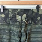 Lululemon  women SZ 4 Skinny Groove Pant II Green Butterfly Leggings Photo 2