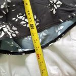 Under Armour Womens Size XL Mileage 3.0 Heatgear Running Shorts Floral Black Photo 2