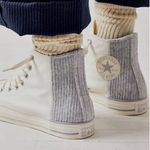 Converse Chuck Taylor All Star
Cozy Utility sneakers in egret gravel Size 6/8 Photo 3