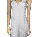 Vanity Fair women's Elegant Nylon White Lace Trim Chemise size 34 Photo 0