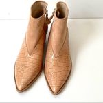 Louise et Cie  Vada Demure Tan/Pink/Nude Suede Leather Ankle Boots size 8.5 Photo 3