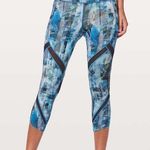 Lululemon On Pace Crop in Sun Dazed Multi Blue, size 6 Photo 0