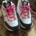 FILA  Women White, Black, and Pink Sneakers. Good condition. Photo 1
