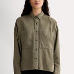 Everlane  The Boxy Overshirt in Buttersoft in Kalamata, Size X-Small Photo 0