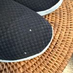 Kuru sneakers women’s size 10 Black Photo 4