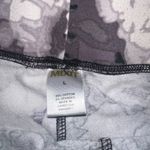 Mixit  Women’s Floral Print Leggings Size Large Black White Gray Stretch Cotton Photo 4