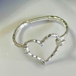 Silver Plated hammered Heart cuff bracelet bangle Stainles Steel Womens jewelry Photo 2