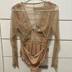 Lulu’s Casita Beige Sheer Lace Long Sleeve Bodysuit Tan Size L Photo 0