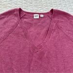 Gap  Women's Pink V-Neck knit Sweatshirt Photo 6